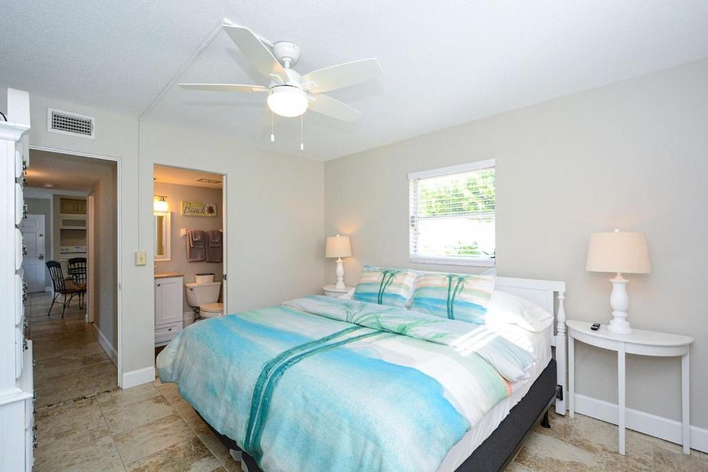 Canal 309 - Right In Siesta Key Village! Екстер'єр фото