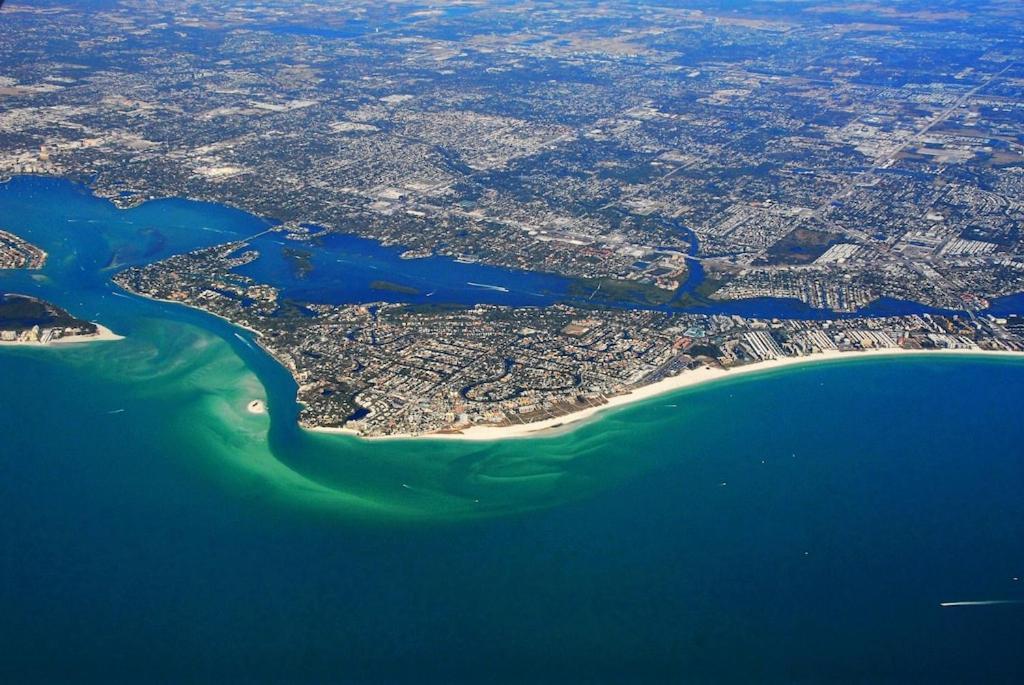 Canal 309 - Right In Siesta Key Village! Екстер'єр фото