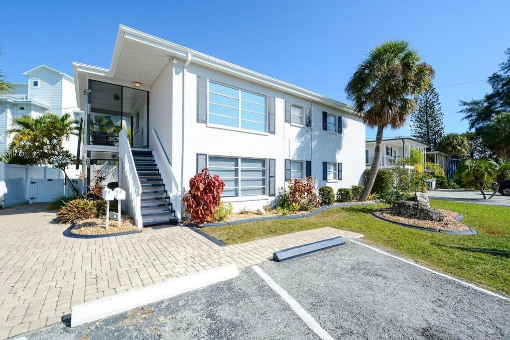 Canal 309 - Right In Siesta Key Village! Екстер'єр фото