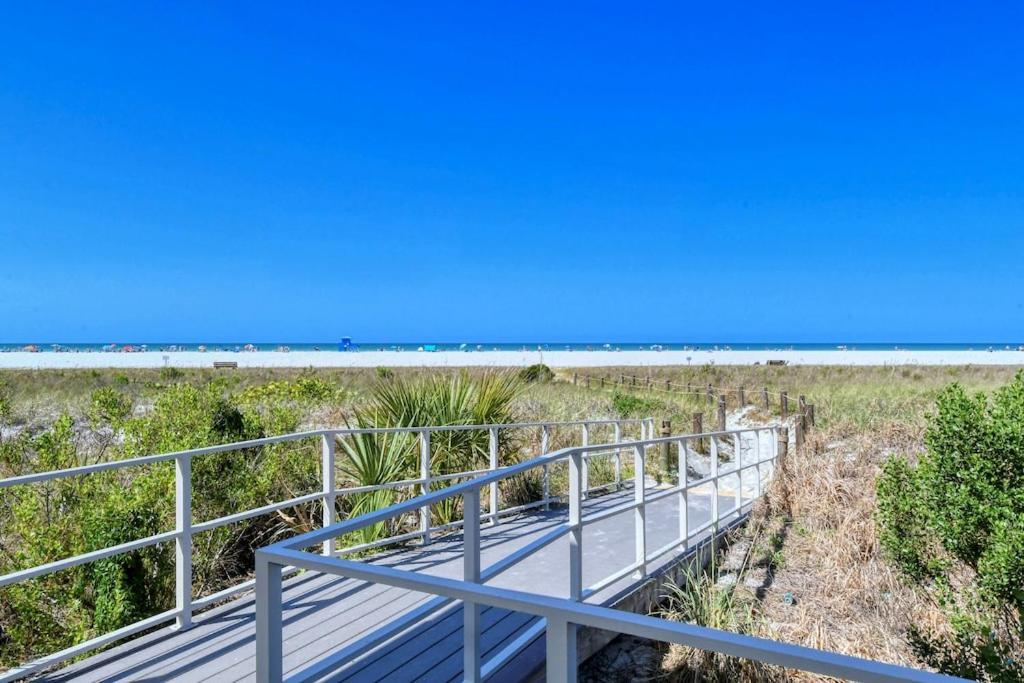 Canal 309 - Right In Siesta Key Village! Екстер'єр фото