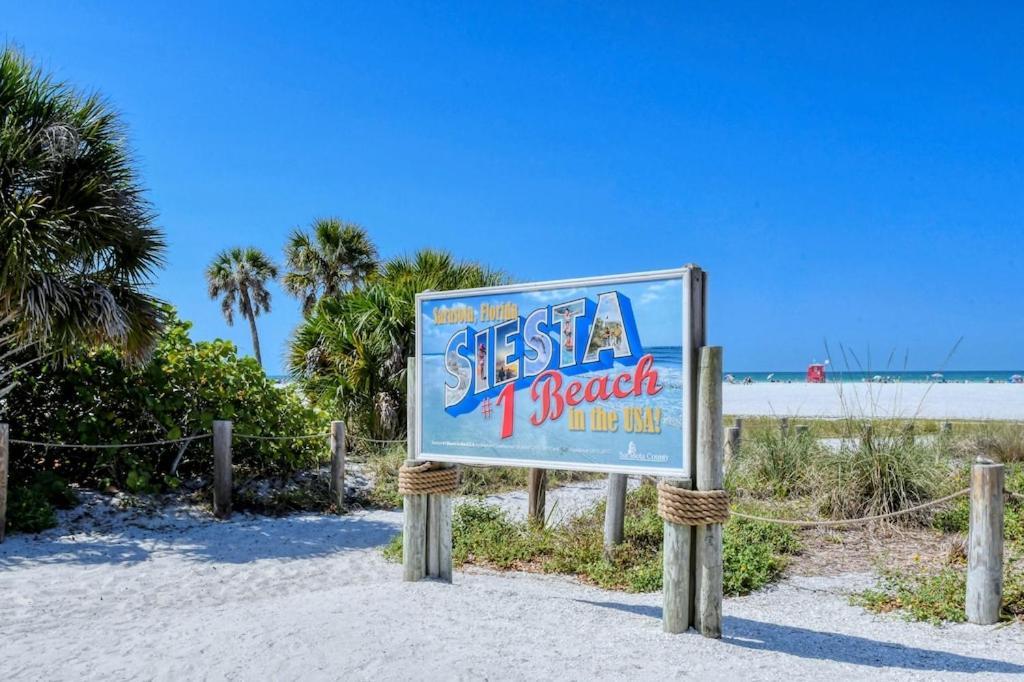 Canal 309 - Right In Siesta Key Village! Екстер'єр фото