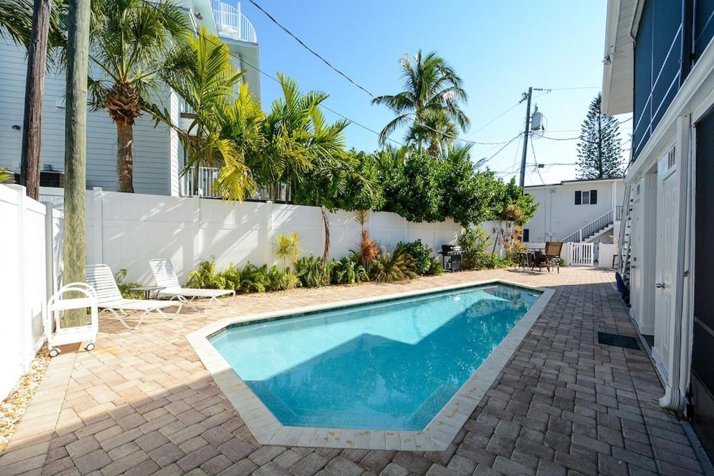 Canal 309 - Right In Siesta Key Village! Екстер'єр фото