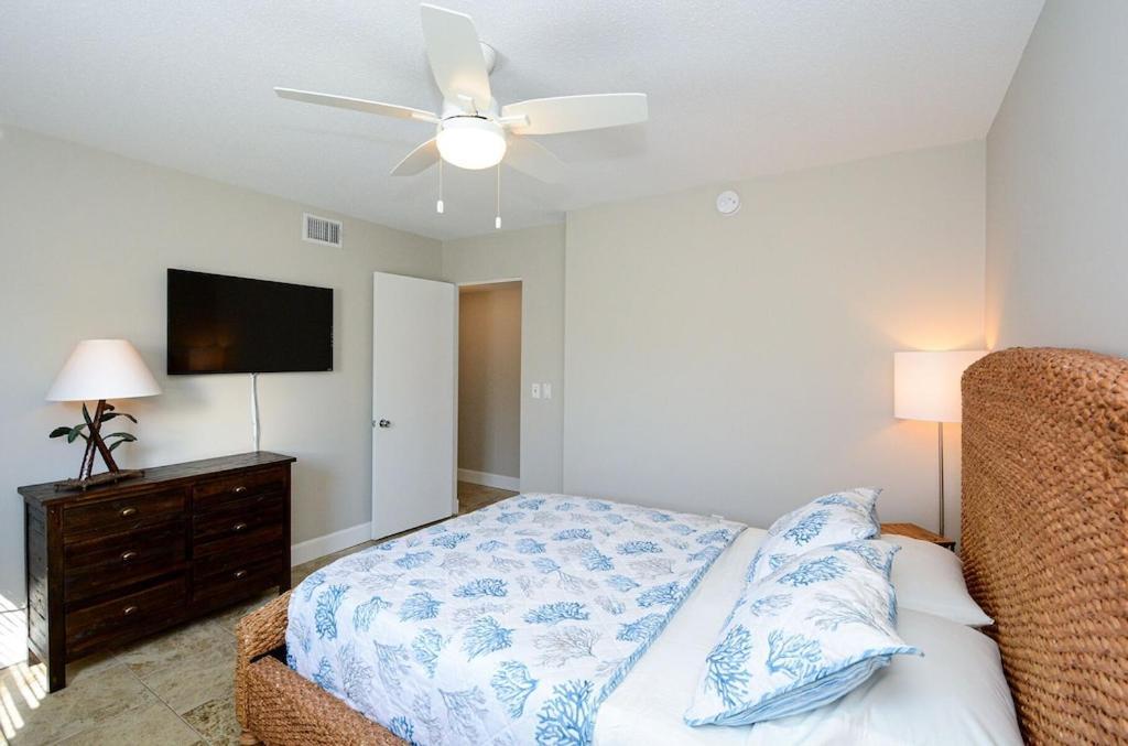 Canal 309 - Right In Siesta Key Village! Екстер'єр фото